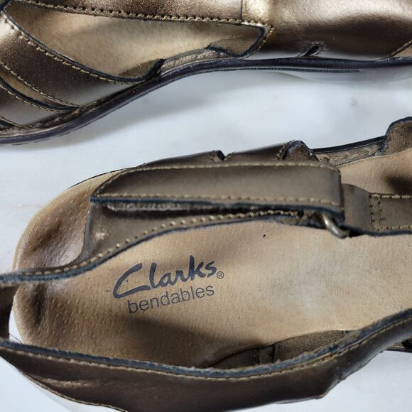 Clarks Bendables Leather Sandals Womens 7 Gold Metallic Slingback Closed Toe - Picture 2 of 13
